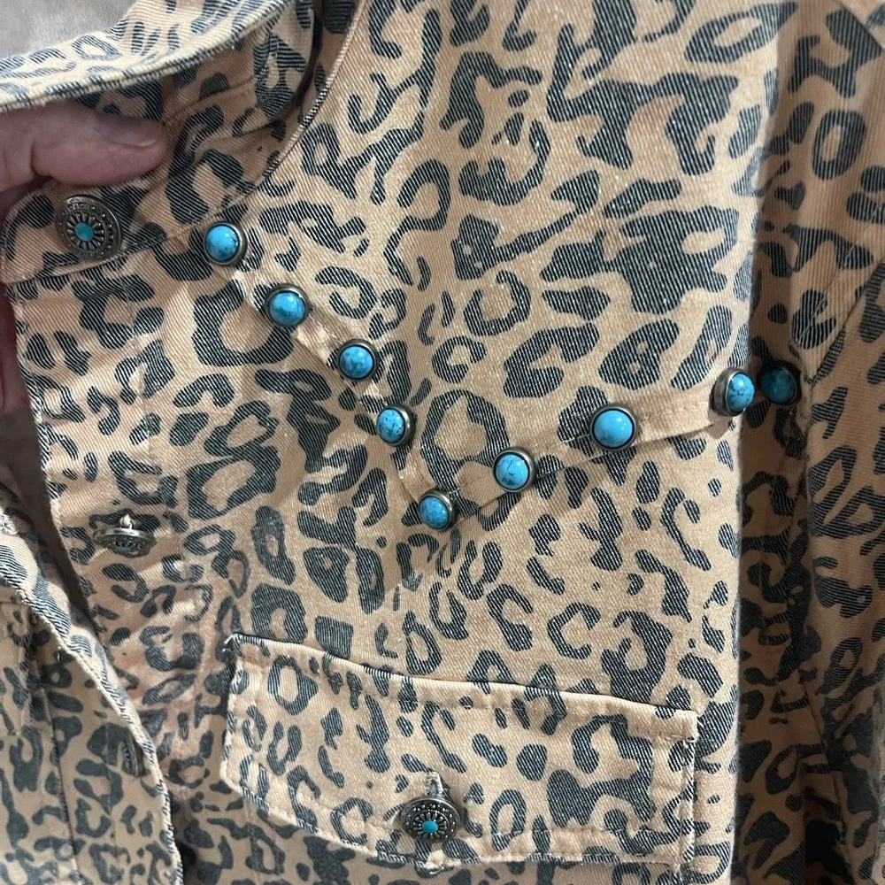Button up - Picture 2 of 4